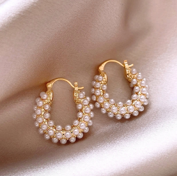 14k gold pearl hoop earrings - Picture 4 of 7